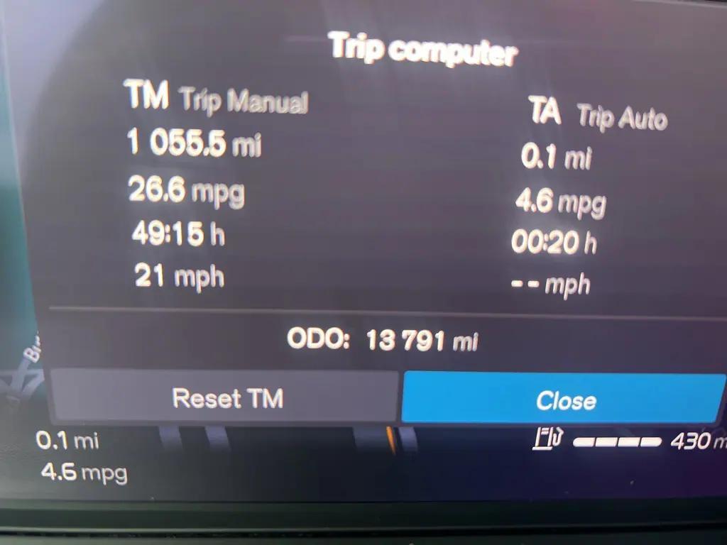 used 2025 Volvo XC40 car, priced at $35,995