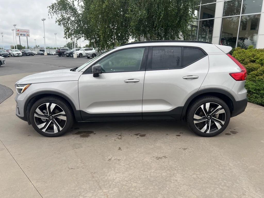 used 2025 Volvo XC40 car, priced at $35,995