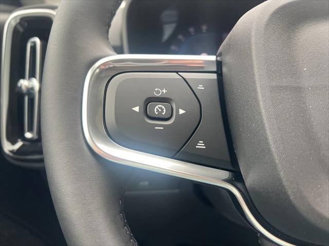 new 2025 Volvo XC40 car, priced at $46,035