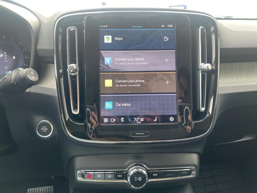 new 2025 Volvo XC40 car, priced at $44,035