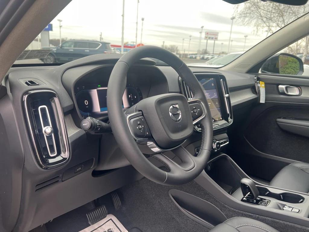 new 2025 Volvo XC40 car, priced at $44,035