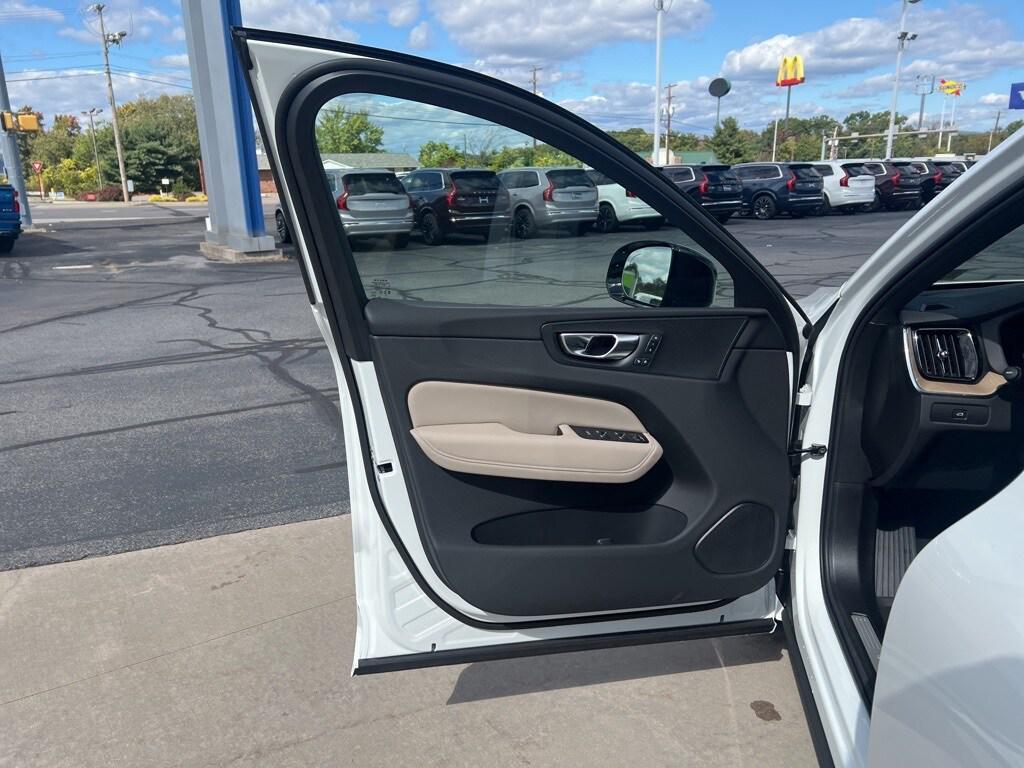 new 2026 Volvo XC60 car, priced at $57,985