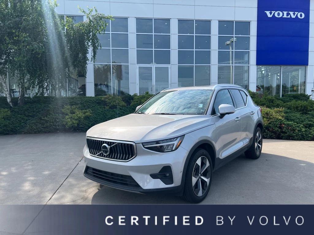 used 2025 Volvo XC40 car, priced at $33,995