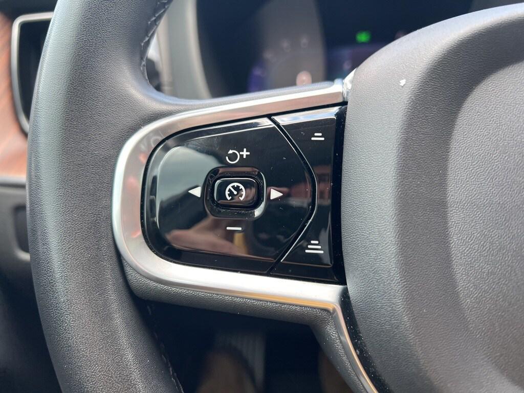 used 2023 Volvo XC60 car, priced at $44,995