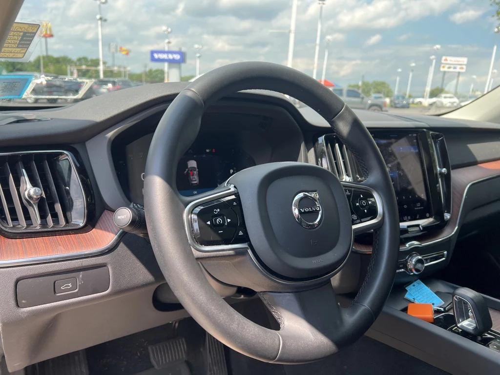 used 2023 Volvo XC60 car, priced at $34,999