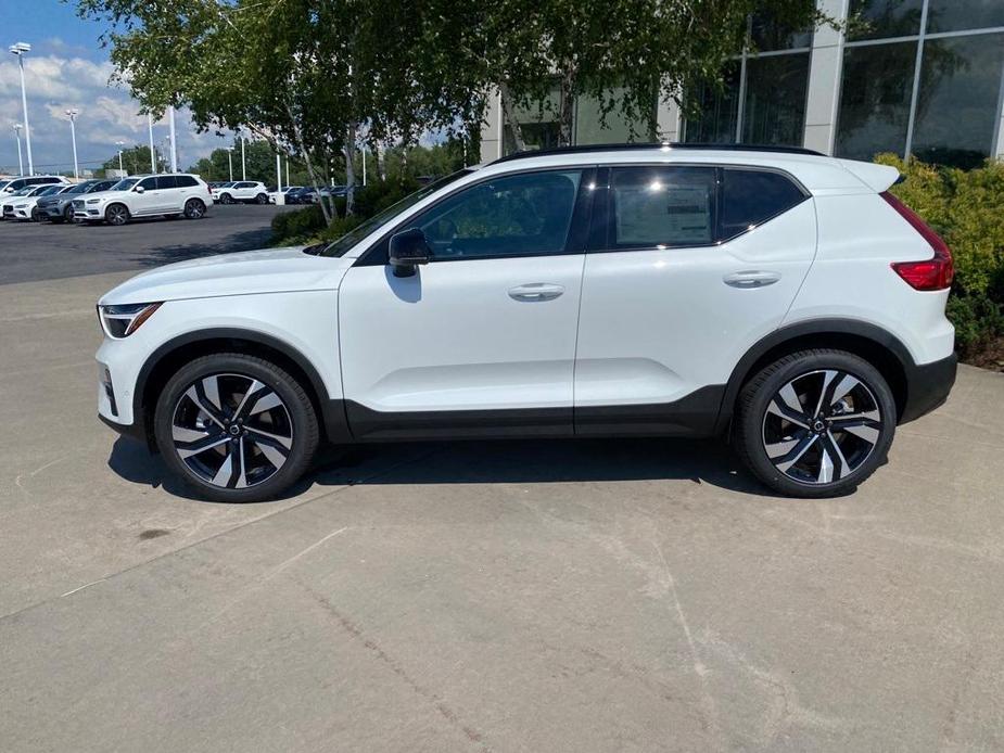 new 2025 Volvo XC40 car, priced at $51,040