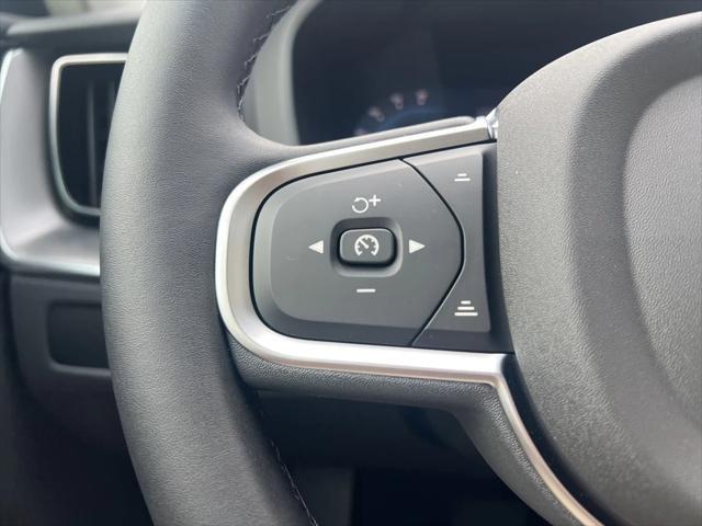 new 2025 Volvo XC60 car, priced at $51,450