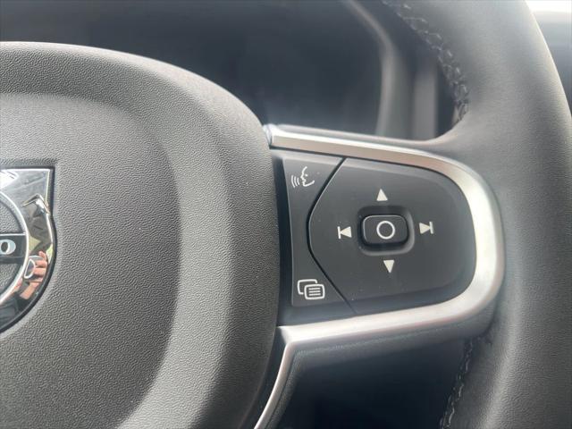 new 2025 Volvo XC60 car, priced at $51,450