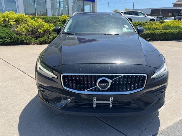 used 2022 Volvo V60 Cross Country car, priced at $32,995
