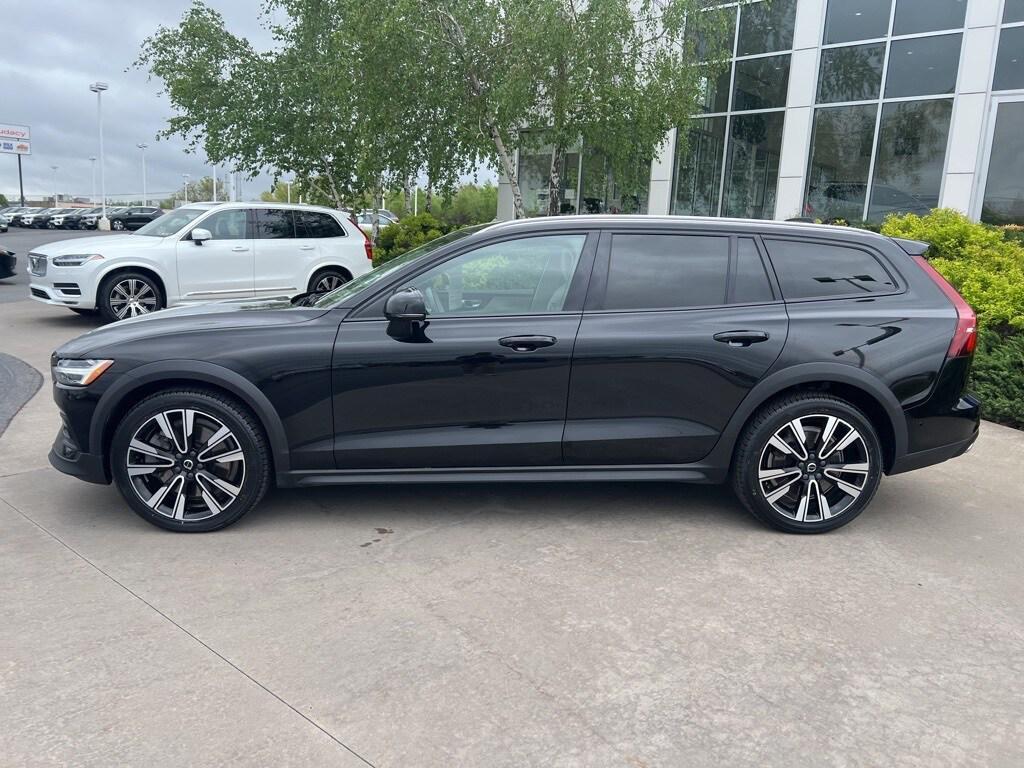 used 2022 Volvo V60 Cross Country car, priced at $30,227