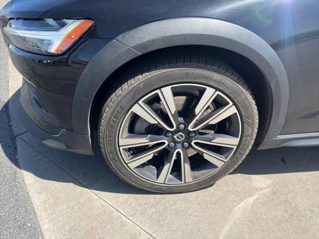 used 2022 Volvo V60 Cross Country car, priced at $32,995