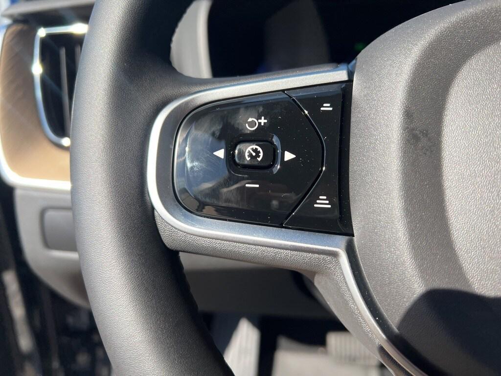 new 2026 Volvo XC60 car, priced at $57,985