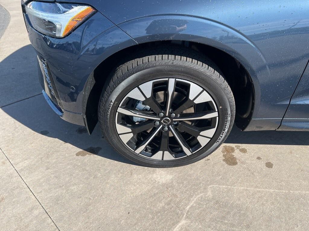 new 2026 Volvo XC60 car, priced at $57,985