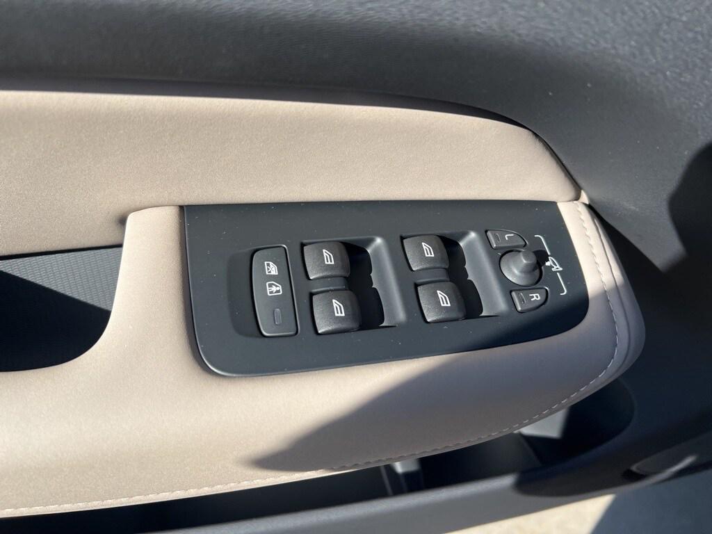 new 2026 Volvo XC60 car, priced at $57,985
