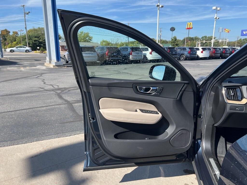 new 2026 Volvo XC60 car, priced at $57,985