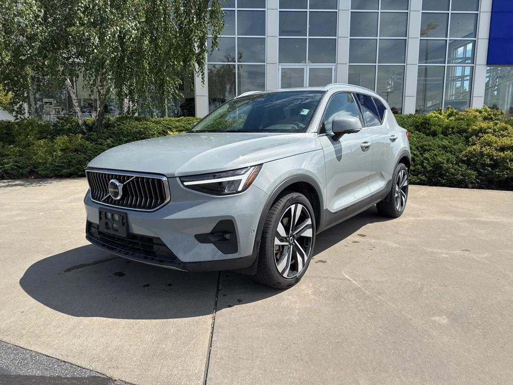 used 2025 Volvo XC40 car, priced at $33,995