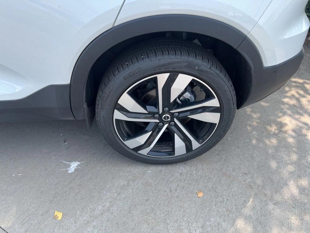used 2025 Volvo XC40 car, priced at $35,995