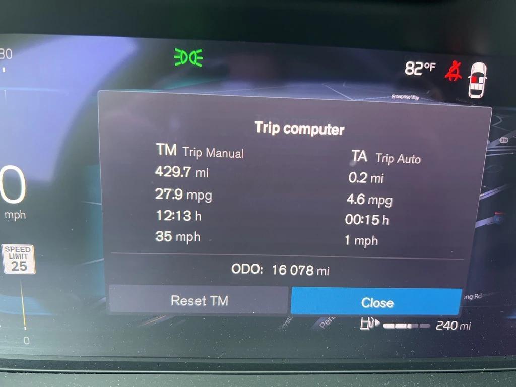 used 2025 Volvo XC40 car, priced at $35,995