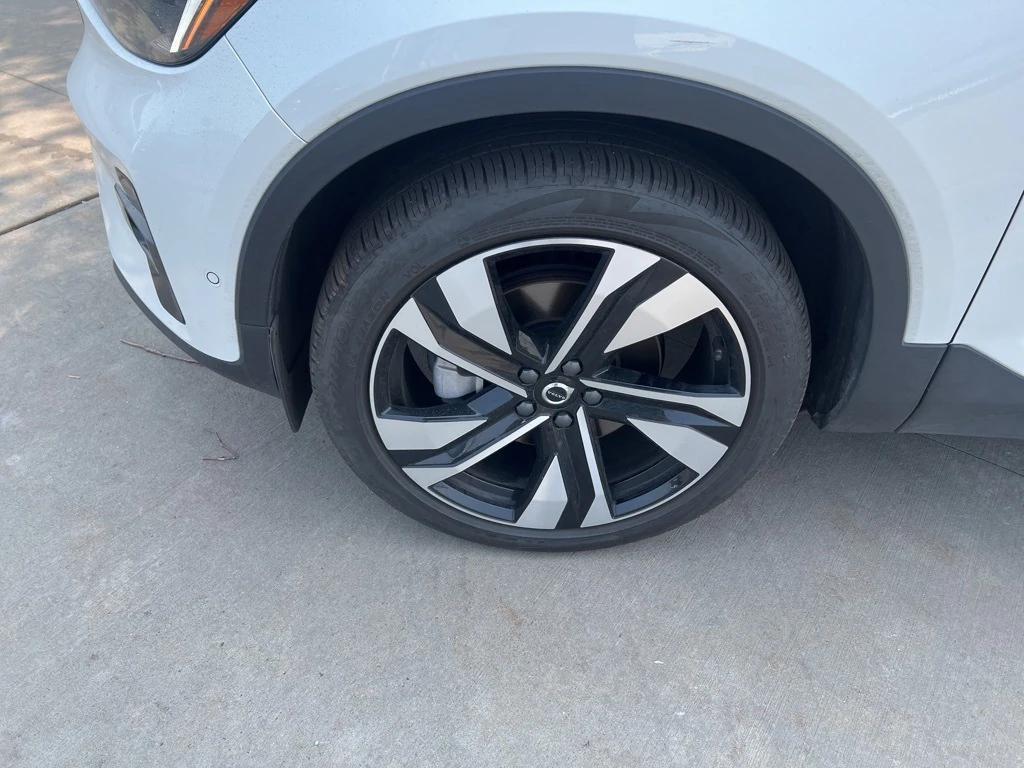 used 2025 Volvo XC40 car, priced at $35,995