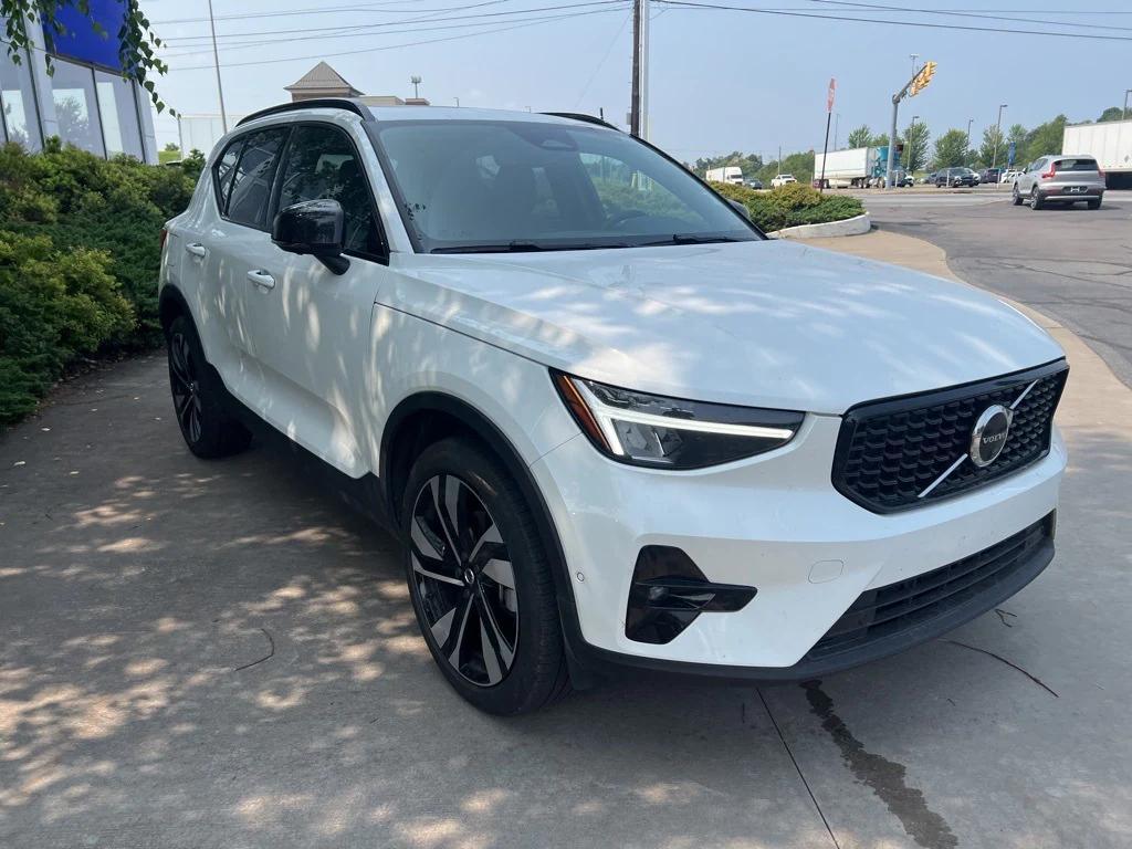 used 2025 Volvo XC40 car, priced at $35,995