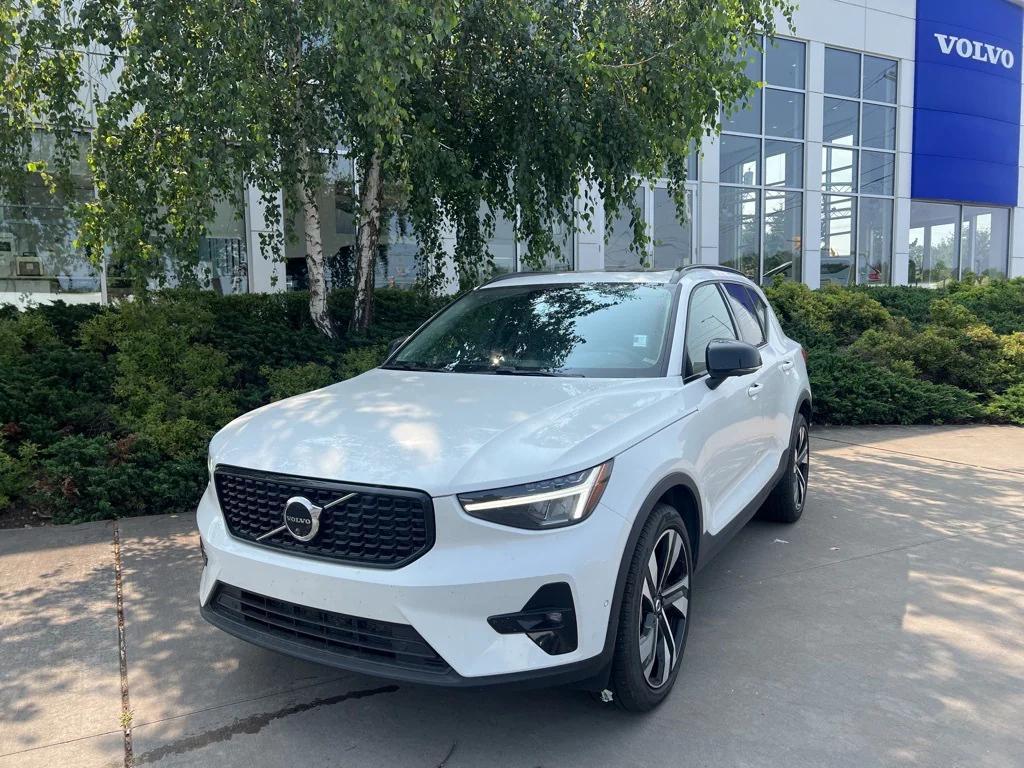 used 2025 Volvo XC40 car, priced at $35,995