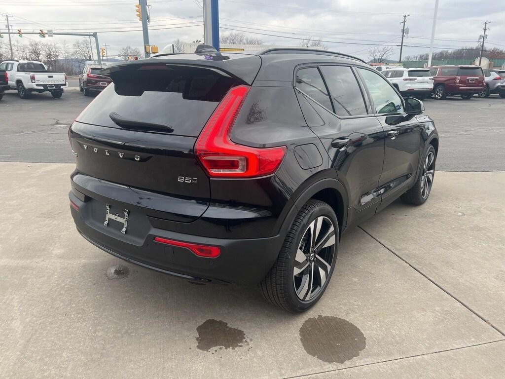 new 2025 Volvo XC40 car, priced at $50,215