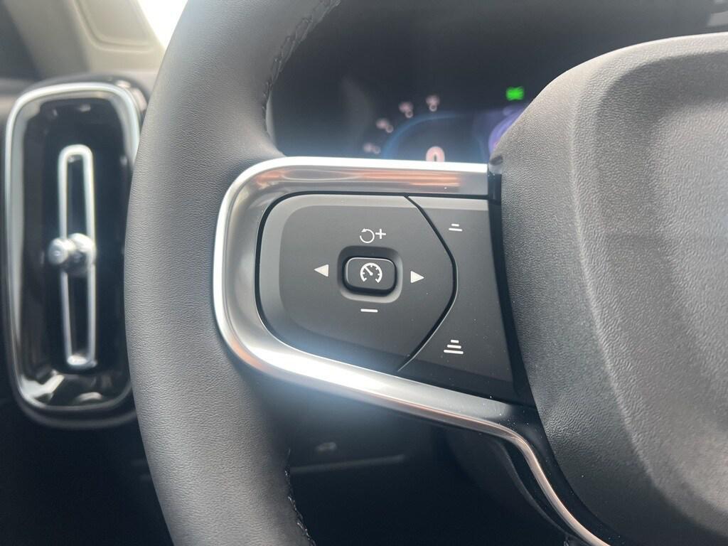 new 2025 Volvo XC40 car, priced at $50,215