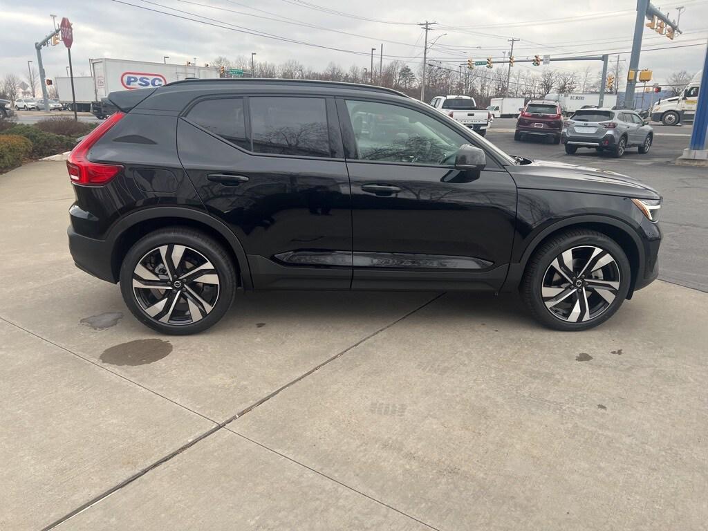 new 2025 Volvo XC40 car, priced at $50,215