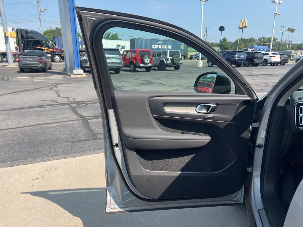 used 2025 Volvo XC40 car, priced at $35,995