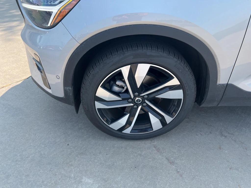 used 2025 Volvo XC40 car, priced at $35,995