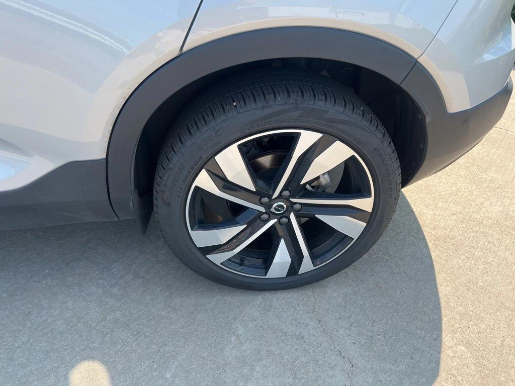 used 2025 Volvo XC40 car, priced at $35,995