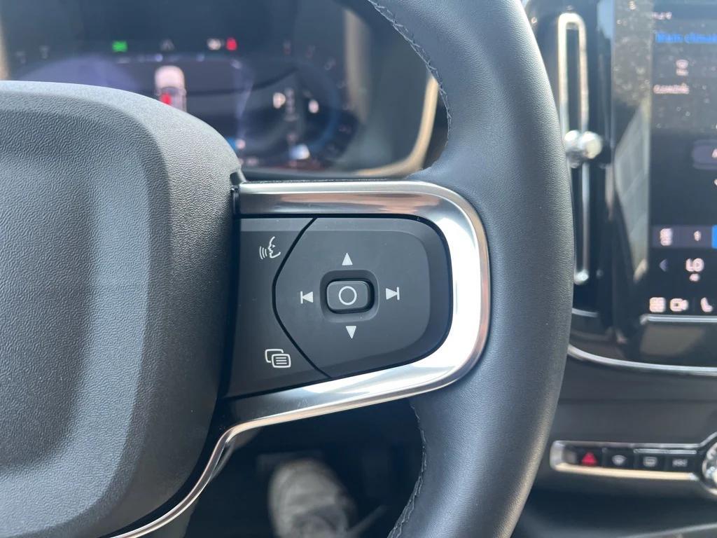 used 2025 Volvo XC40 car, priced at $35,995