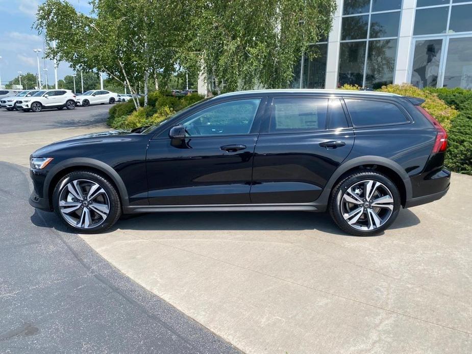 new 2024 Volvo V60 Cross Country car, priced at $52,225