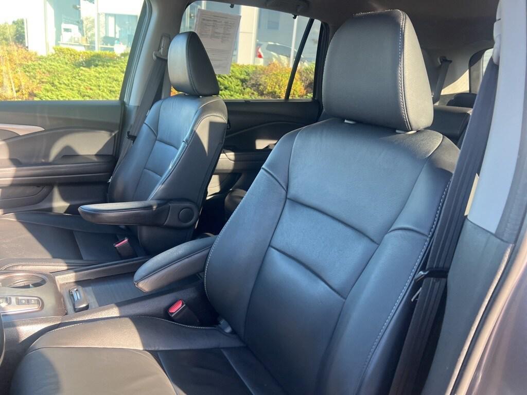 used 2021 Honda Pilot car, priced at $26,995