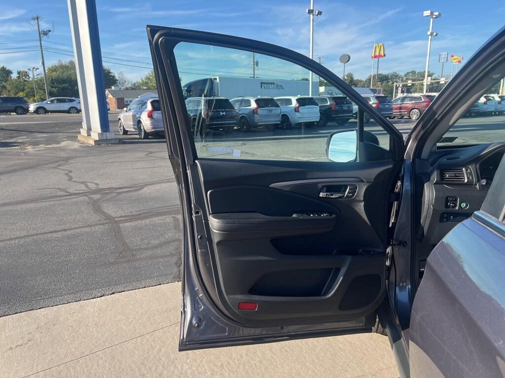 used 2021 Honda Pilot car, priced at $26,995
