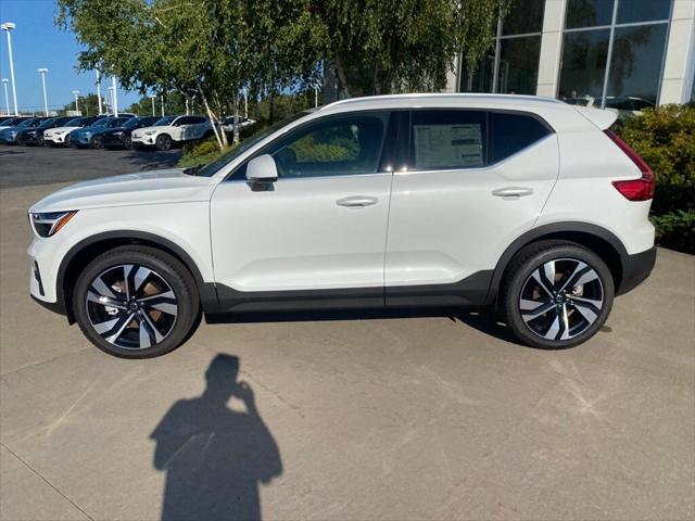 new 2025 Volvo XC40 car, priced at $51,040