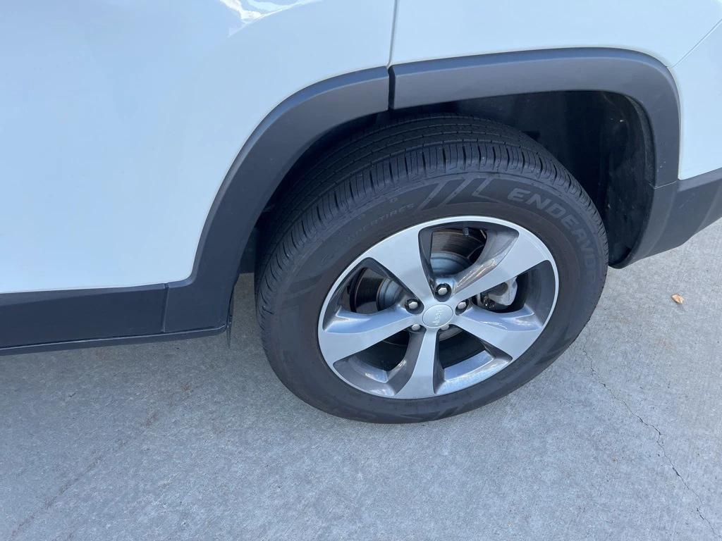 used 2019 Jeep Cherokee car, priced at $20,995