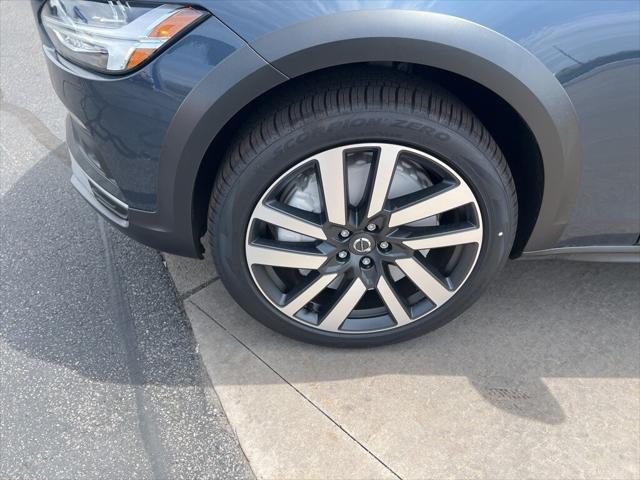 new 2025 Volvo V90 Cross Country car, priced at $68,130