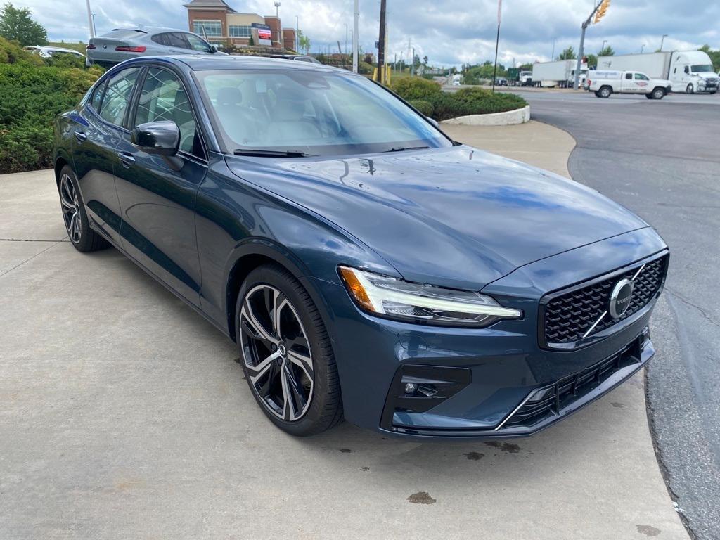 new 2024 Volvo S60 car, priced at $46,925