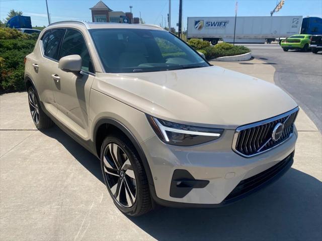 new 2025 Volvo XC40 car, priced at $48,040