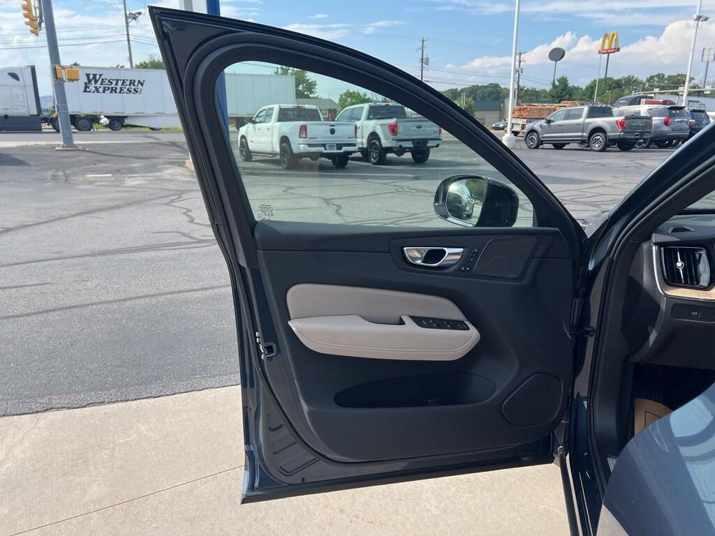 new 2026 Volvo XC60 car, priced at $58,360