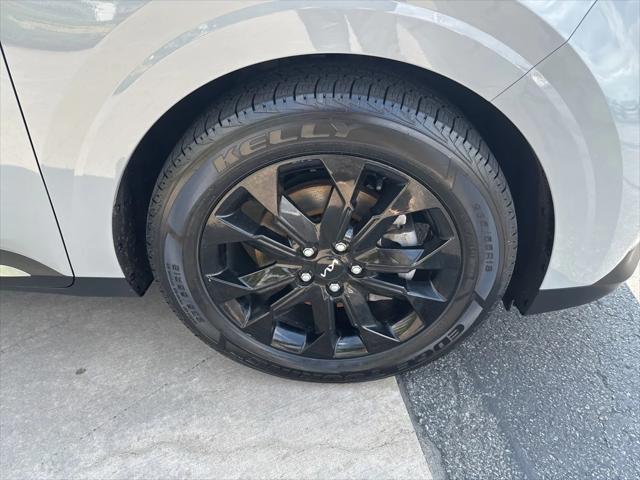 used 2024 Kia Carnival car, priced at $40,995
