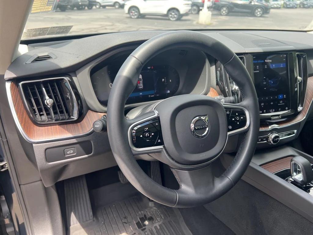 used 2023 Volvo XC60 car, priced at $38,295