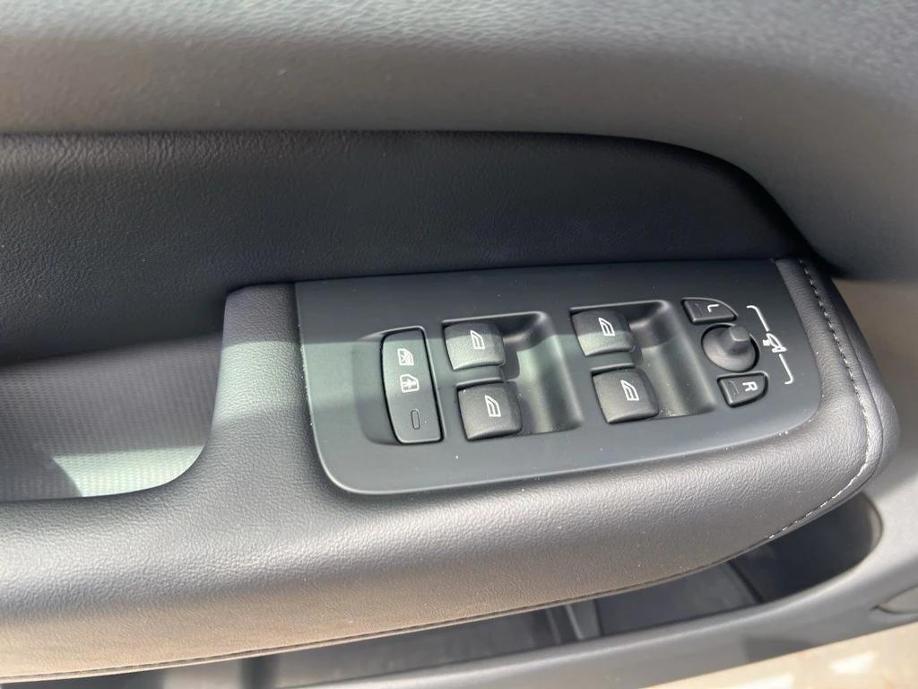 used 2023 Volvo XC60 car, priced at $38,295