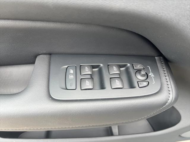 new 2025 Volvo XC60 Plug-In Hybrid car, priced at $67,800