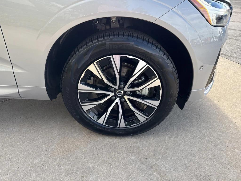 used 2025 Volvo XC60 car, priced at $43,995