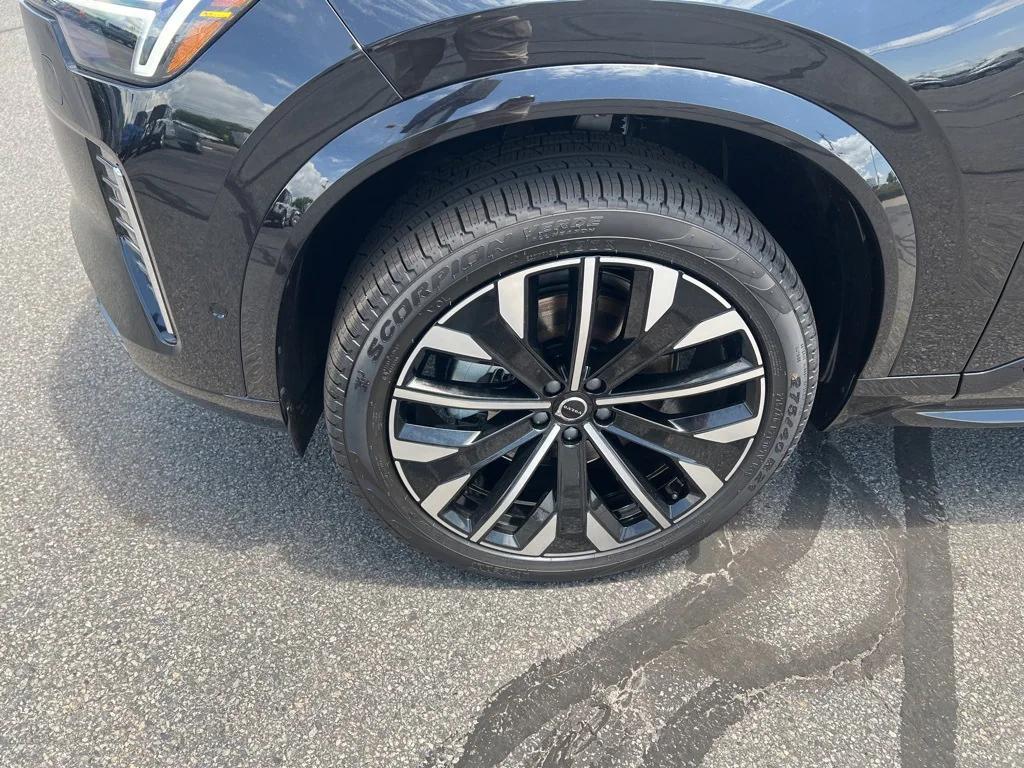 new 2025 Volvo XC90 car, priced at $66,245