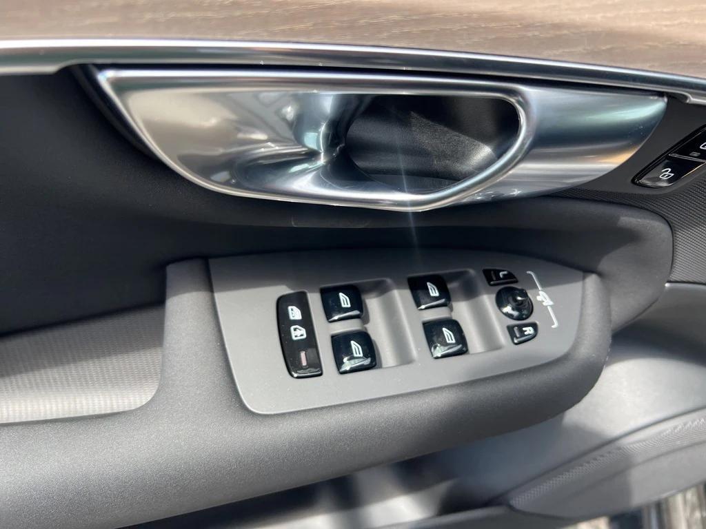 new 2025 Volvo XC90 car, priced at $66,245