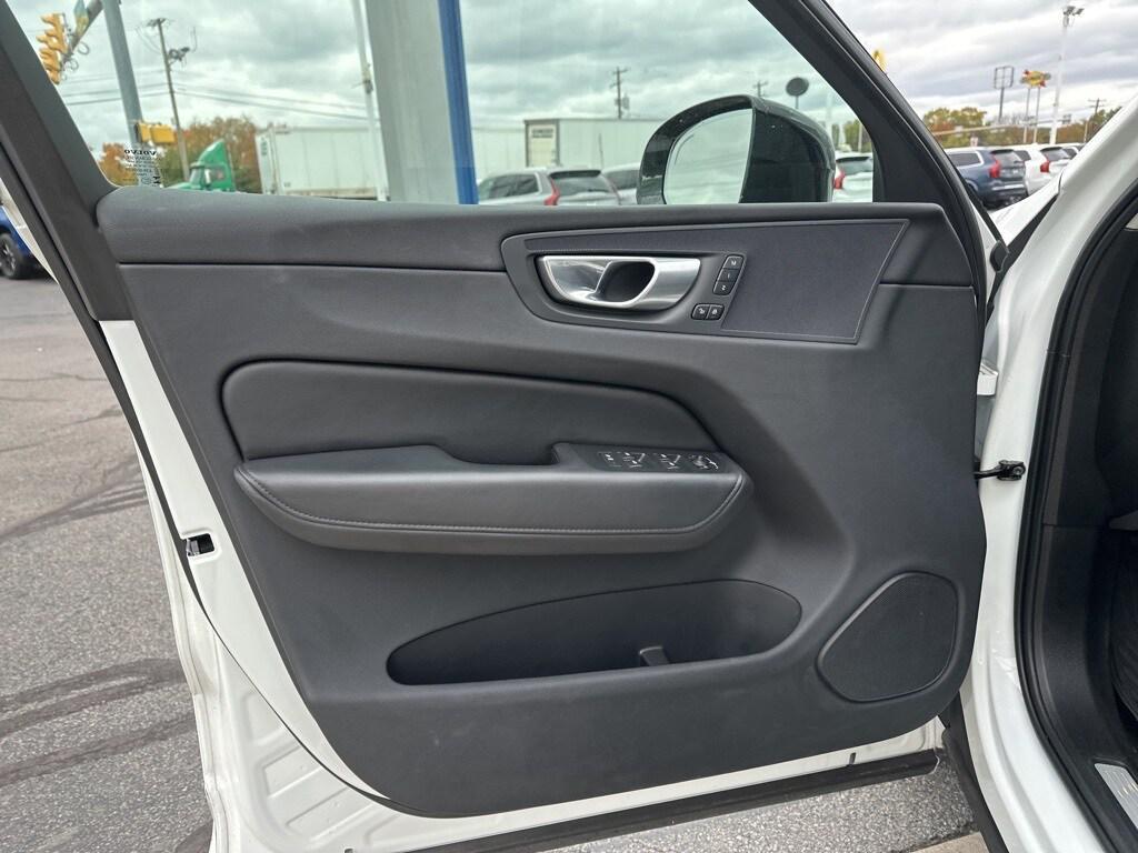 used 2024 Volvo XC60 car, priced at $37,495