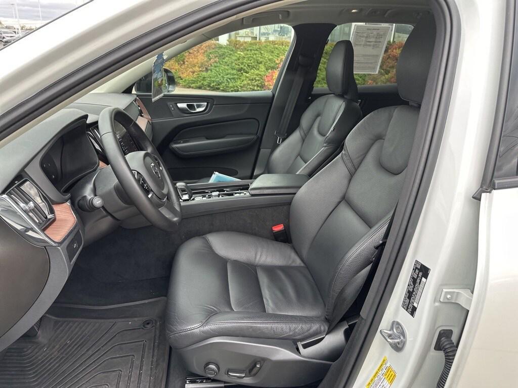 used 2024 Volvo XC60 car, priced at $37,495